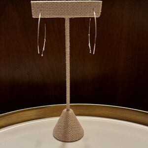 ZENZI Minimalist Silver Hoop Earrings – New with Tag